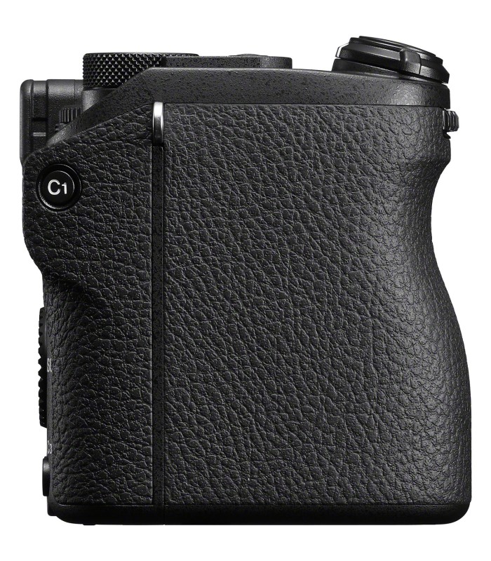 دوربین بدون آینه سونی مدل Sony a6700 همراه با لنز 18-135mm 3 دوربین بدون آینه سونی مدل Sony a6700 همراه با لنز ۱۸-۱۳۵ میلیمتری