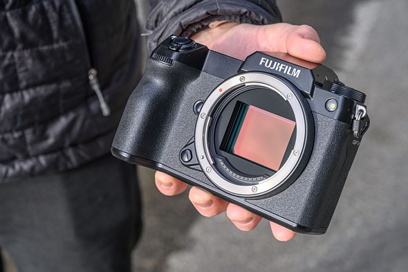 نقد و بررسی اولیه دوربین فوجی فیلم Fujifilm GFX 100S 2 تعمیر دوربین - دوربین فوجی فیلم