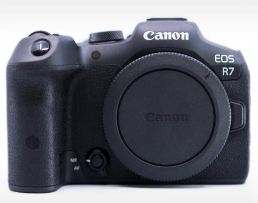 در داخل قاب دوربین Canon R7 چه نهفته است؟ 2 1719781435 287 در داخل قاب دوربین Canon R7 چه نهفته است؟