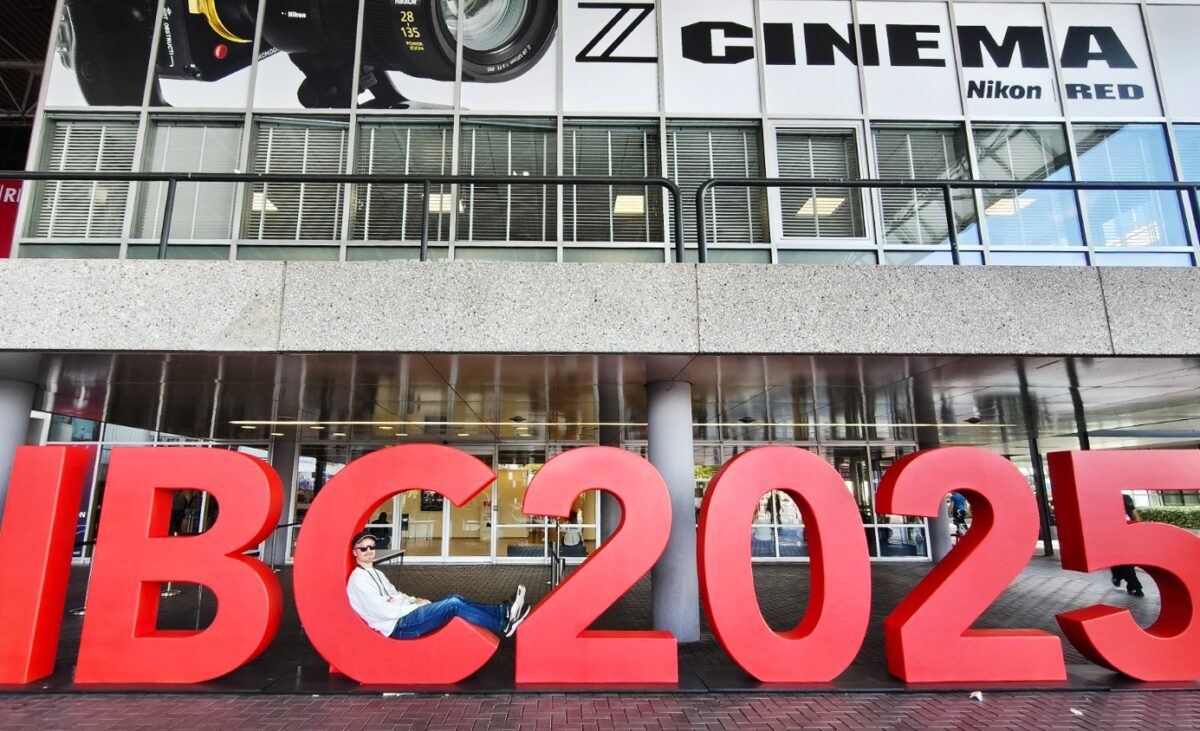 بررسی ۷ دوربین ، لنز و تجهیزات جدید معرفیشده در IBC 2025 ؛ از کانن تا بلک مجیک 9 معرفی دوربینهای IBC 2025