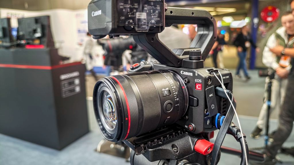 Canon EOS C700 Mark III → «دوربین سینمایی کانن EOS C700 Mark III مجهز به سنسور Super 35»