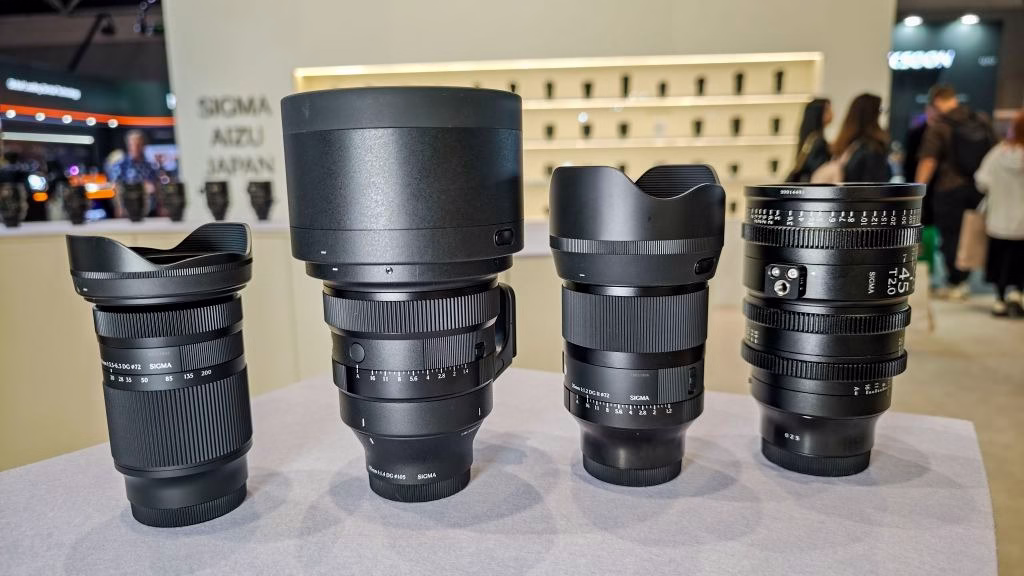 بررسی ۷ دوربین ، لنز و تجهیزات جدید معرفیشده در IBC 2025 ؛ از کانن تا بلک مجیک 8 لنز Canon CN-E Prime → «لنز سینمایی جدید کانن CN-E Prime با دیافراگم سریع
