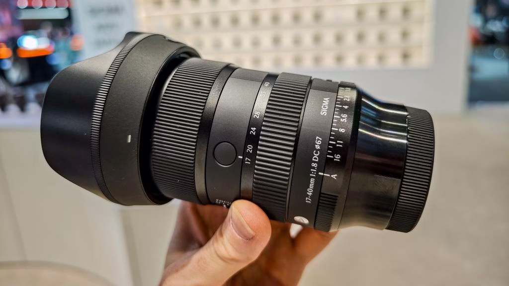 بررسی ۷ دوربین ، لنز و تجهیزات جدید معرفیشده در IBC 2025 ؛ از کانن تا بلک مجیک 11 Canon CN-E Prime