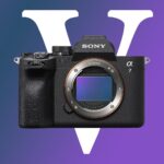 سونی A7V ؛ معرفی نسل جدید دوربین فولفریم با سنسور تازه 8 Sony A7V front view