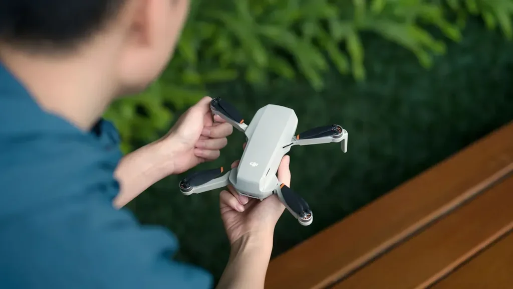 بهروزرسانی جدید DJI Mavic 4 Pro: تغییر فاصلهی کانونی هنگام ضبط و فیلمبرداری عمودی بدون افت کیفیت 3 تصویری از خروجی عمودی ثبتشده با حالت جدید Lossless Vertical Mode در DJI Mavic 4 Pro برای شبکههای اجتماعی.