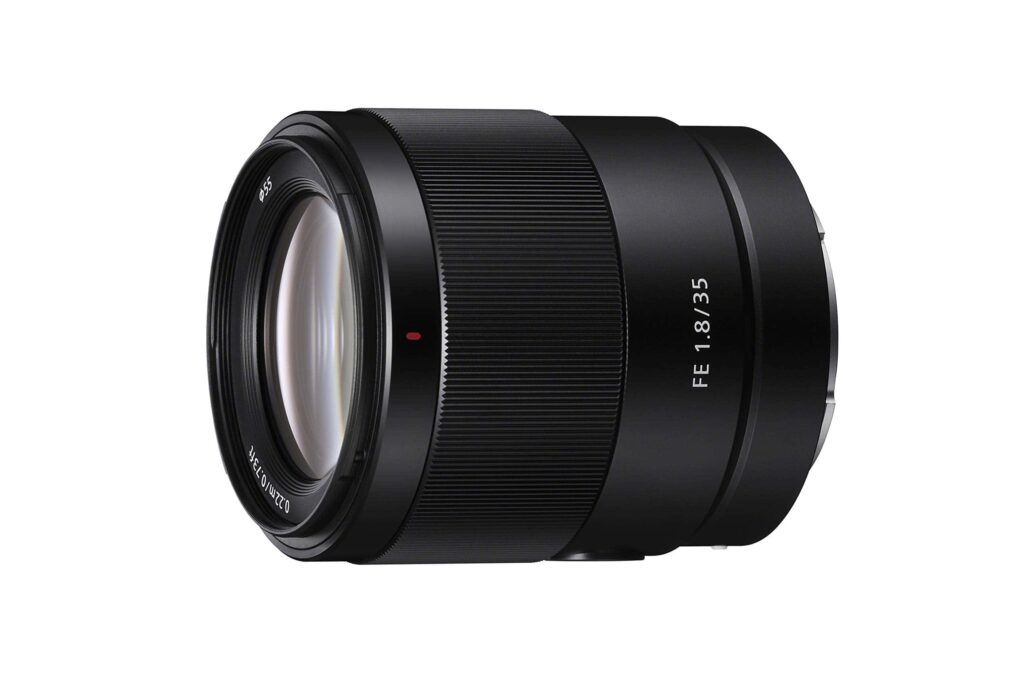 بهترین دوربینها و لنزهای بدون آینه سونی در سال ۲۰۲۶ 4 بررسی لنز پرایم 35mm F1.8 سونی