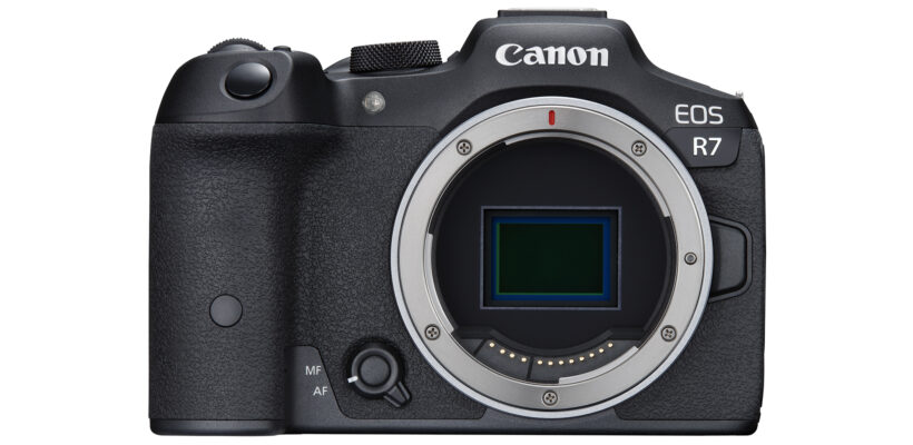 لنز کانن RF 45mm f/1.2 STM روی دوربین