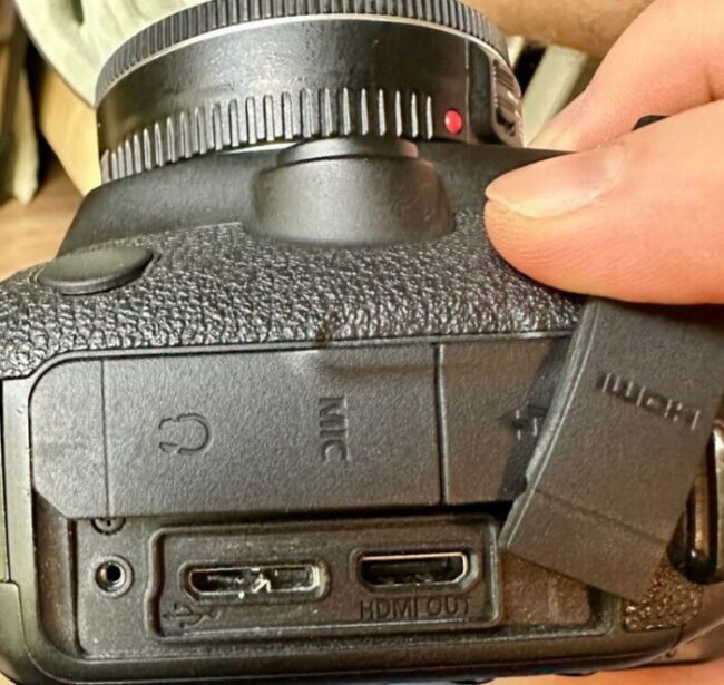 پین‌های داخلی پورت USB دوربین 5D IV