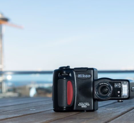 تاریخچه دوربین‌های کامپکت از فیلم تا دیجیتال