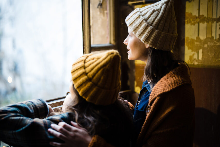 آشنایی با جهت های مختلف پنجره در نورپردازی طبیعی عکاسی پرتره