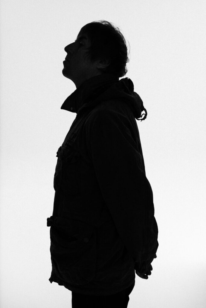 اجرای تکنیکهای مختلف در استودیو به شیوه سیاه و سفید