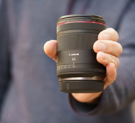 مقایسه لنز RF 85mm f/1.4 و f/1.2