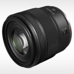 لنز Canon RF 45mm f/1.2 STM روی پس‌زمینه سفید