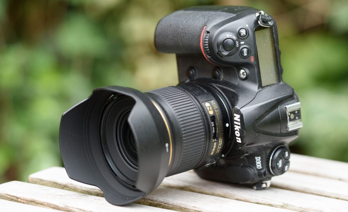 لنز سیگما 20mm F1.4 با طراحی حرفه‌ای خرید دوربین سیگما دست‌دوم, ارزیابی خرید دوربین سیگما, راهنمای خرید دوربین کارکرده, نکات خرید دوربین سیگما, دوربین سیگما دست دوم, خرید دوربین کارکرده حرفه‌ای, بهترین دوربین سیگما, ایده‌آل دوربین