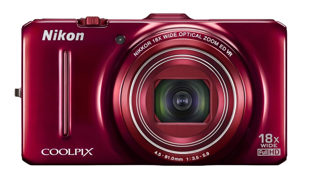 دوربین سونی NEX 5 در دستان یک عکاس جوان