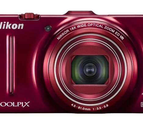 دوربین سونی NEX 5 در دستان یک عکاس جوان