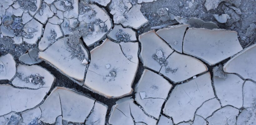 بررسی تخصصی لنز Canon RF 14-35mm f/4 L IS — شاهکار واید برای عکاسی منظره 1 چشمانداز واید کوه با نور صبحگاهی