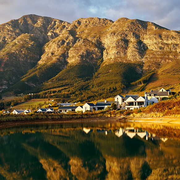 راهنمای جامع عکاسی طلوع آفتاب با دوربین سونی: از آمادهسازی تا فرآیند فنی ثبت طلوع خورشید با تنظیمات و ترکیببندی دقیق و خیرهکننده 8 زیبایی در گستردگی