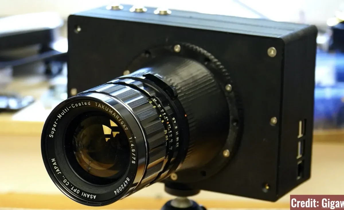 نمای کامل از دوربین مدیوم فرمت DIY ساخته شده توسط Ultrawipf.