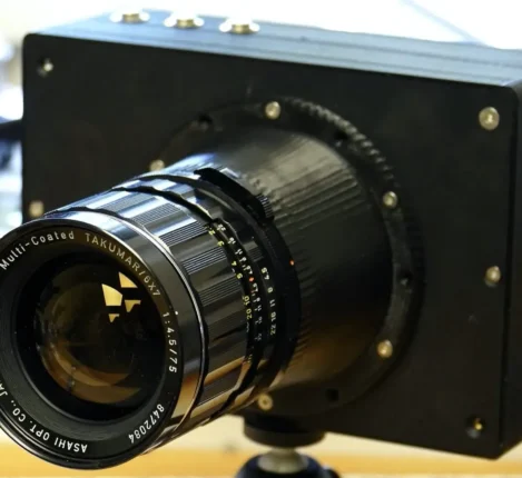 نمای کامل از دوربین مدیوم فرمت DIY ساخته شده توسط Ultrawipf.