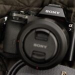 بهترین دوربینهای فولفریم سونی که برنده جوایز جهانی شدند 15 نمای جلو دوربین فولفریم سونی A7R IV 2️⃣