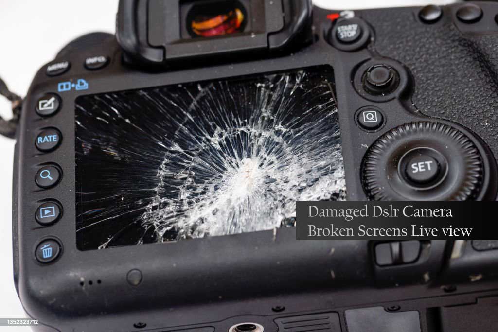 دوربین DSLR آسیب دیده
