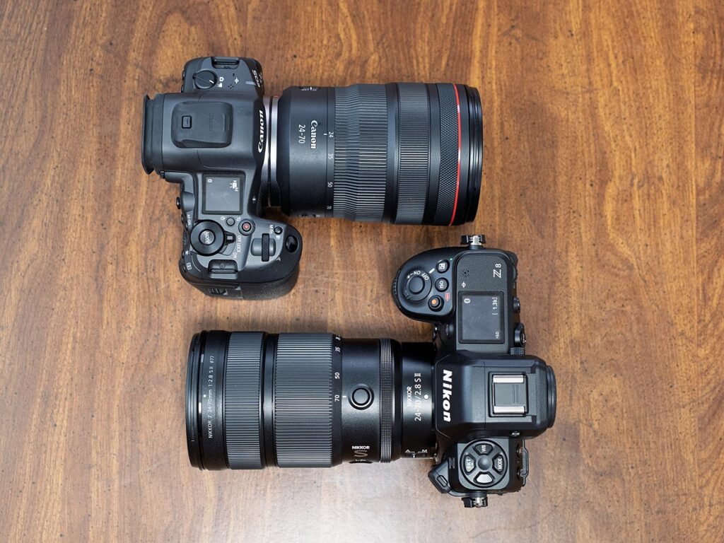 عکاس حرفه‌ای با نیکون 24-70mm S II در محیط بیرون