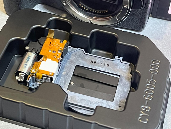 تعمیر آب‌خوردگی دوربین کانن توسط تکنسین