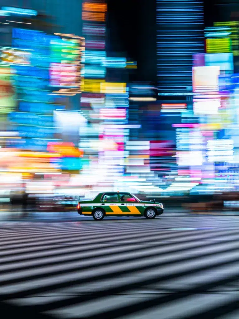 لنز با دیافراگم باز برای عکاسی در شب