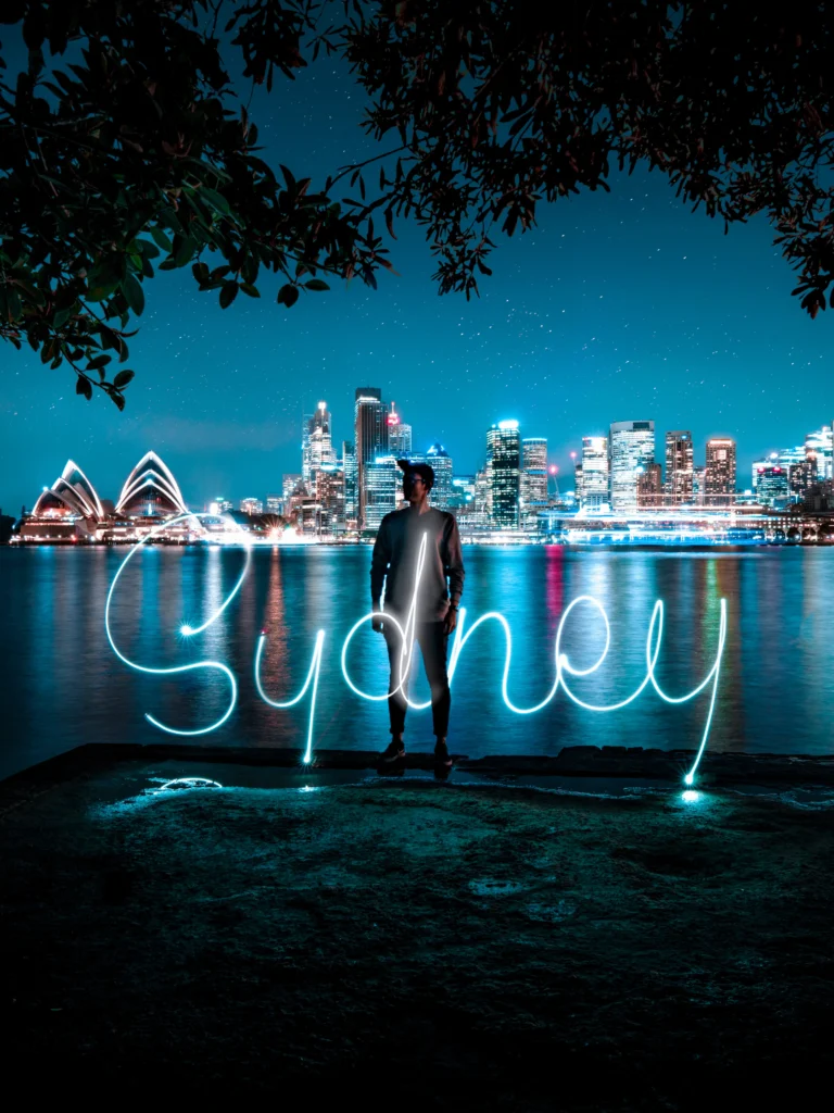 سه‌پایه عکاسی برای نوردهی طولانی در شب