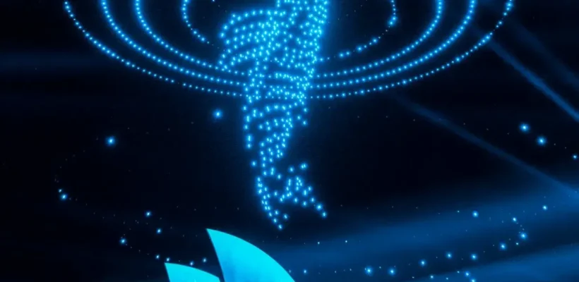 عکاسی در شب در خیابان شهری با نورهای مصنوعی