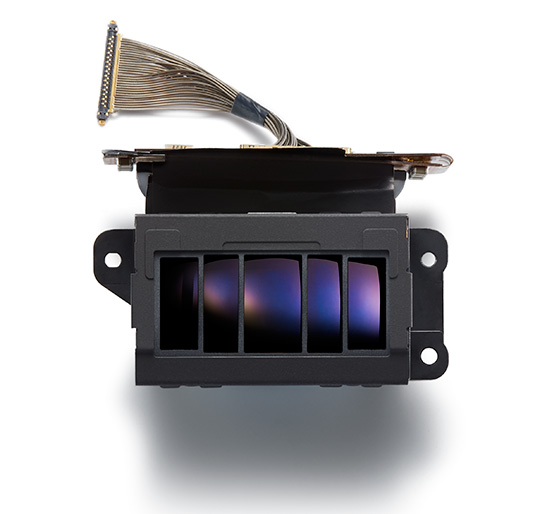 و به عکاسان کمک می‌کند تا تصاویری با وضوح بالا و وضوح تمرکز دقیق بگیرند.