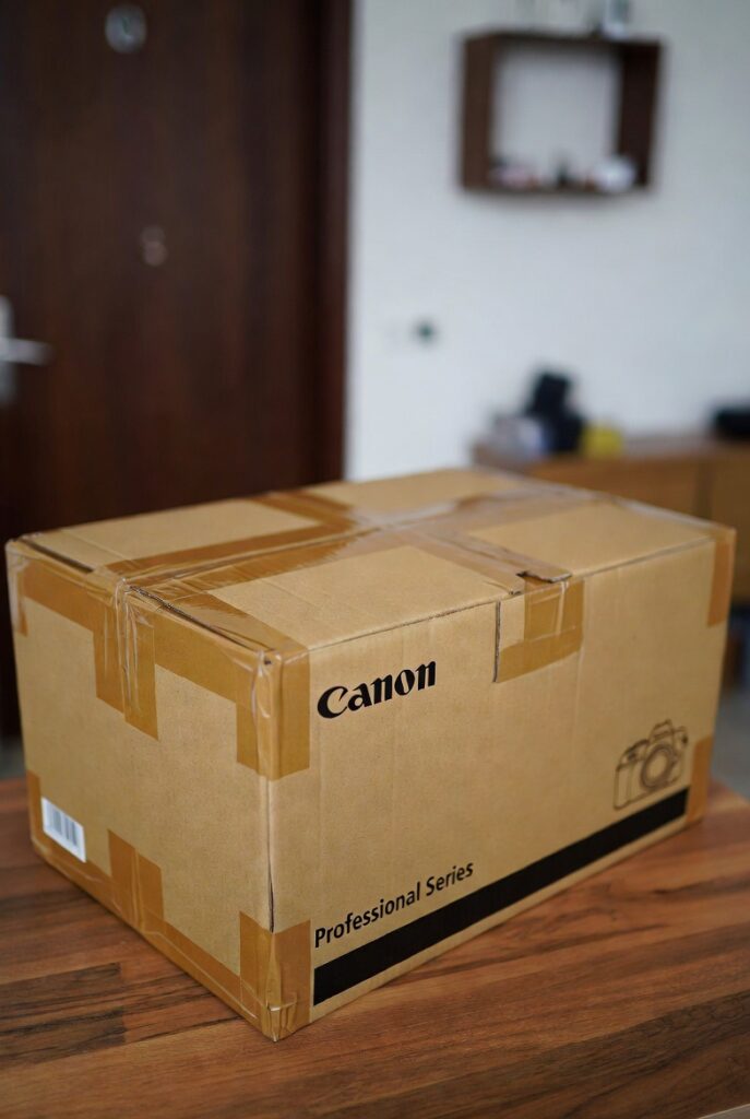 تحویل دوربین کانن تعمیر شده و سالم به مشتری پس از اتمام کار