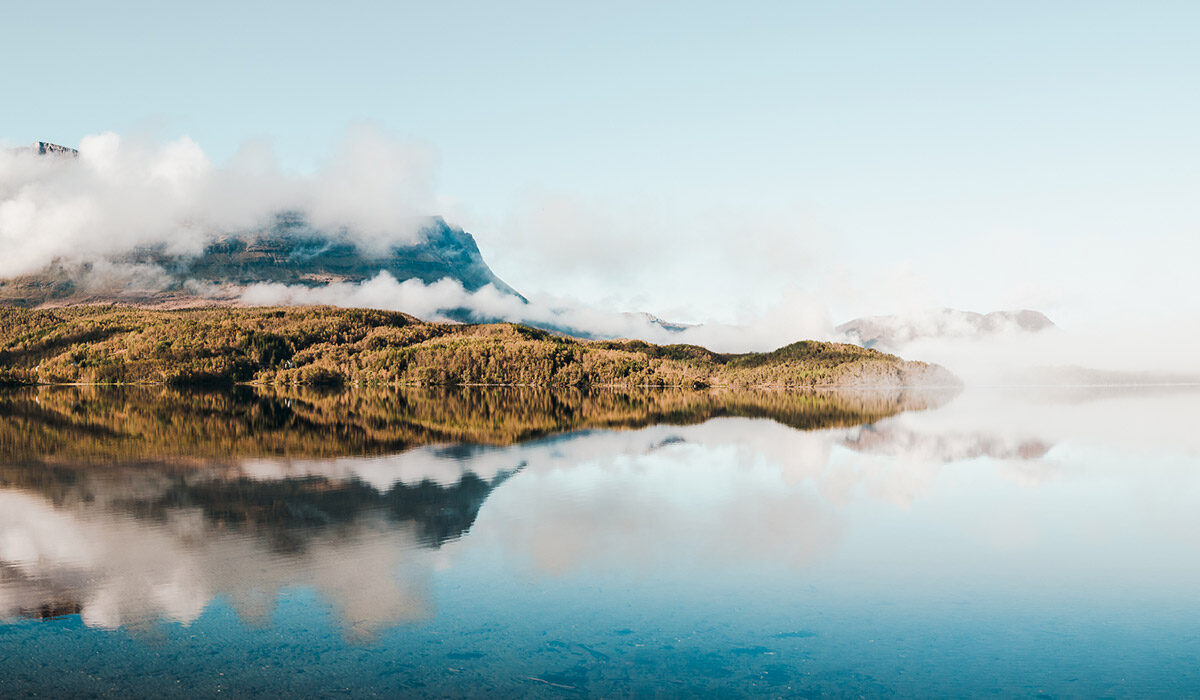عکاسی از منظره تابستانی در سحرخیزی با مه صبحگاهی