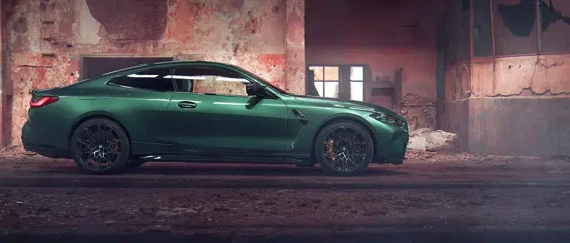 هنر ثبت حرکت: راهنمای جامع عکاسی خودرو 1 عکاسی از یک خودروی اسپورت در یک صحنه رمانتیک و پر از احساس