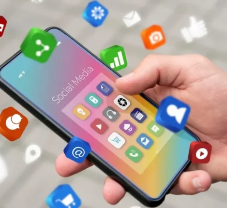 ابزار بازاریابی قدرتمند برای عکاسان است تا آثار خود را به نمایش بگذارند، با مشتریان بالقوه ارتباط برقرار کنند