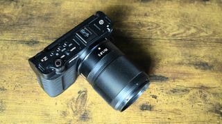 بررسی تخصصی دوربین سینمایی نیکون ZR: قدرت بیرقیب در دسترس 7 مقایسه نیکون ZR با سونی FX2 و کانن R5C