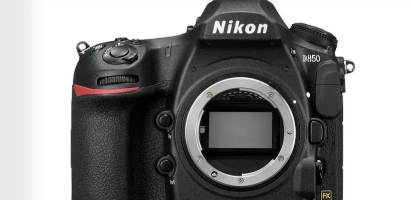 تصویری که حس اضطراب و نگرانی ناشی از آب‌خوردگی را منتقل می‌کند