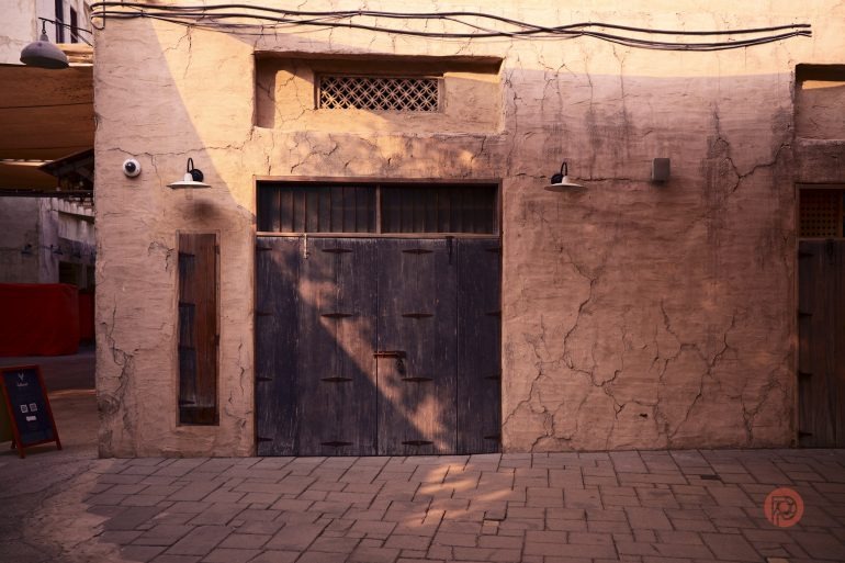 دوربین نیکون Zf با نمایش منوی دستورالعمل‌های تصویربرداری