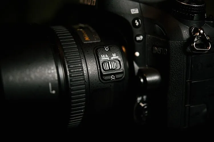 سوئیچ AF/MF روی لنز نیکون 