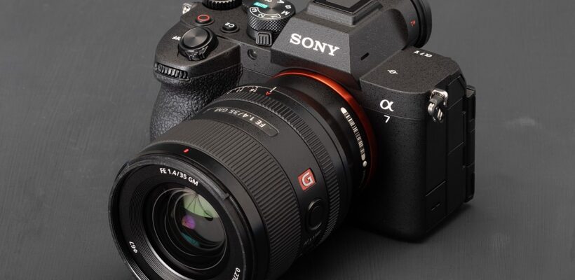 لنز کیت جدید همراه a7 V