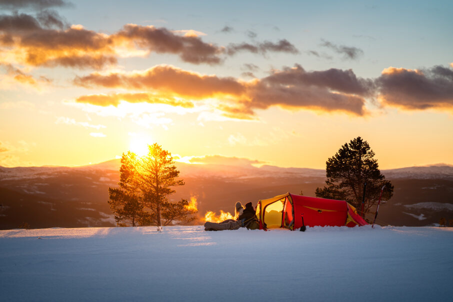 کاشفان در صبح سرد قهوه خود را نوش جان کردند.